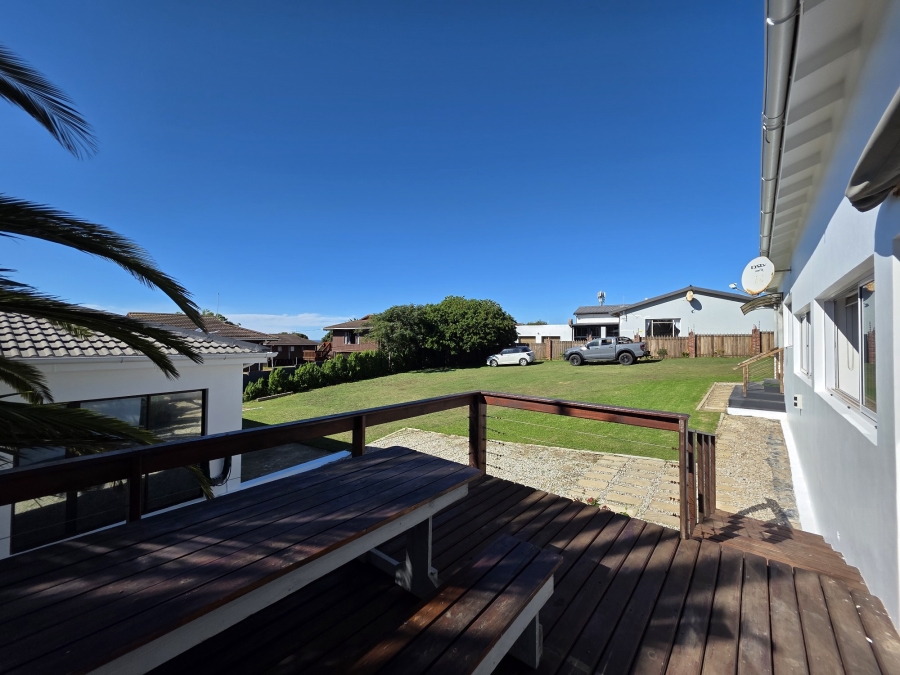 4 Bedroom Property for Sale in C Place Eastern Cape